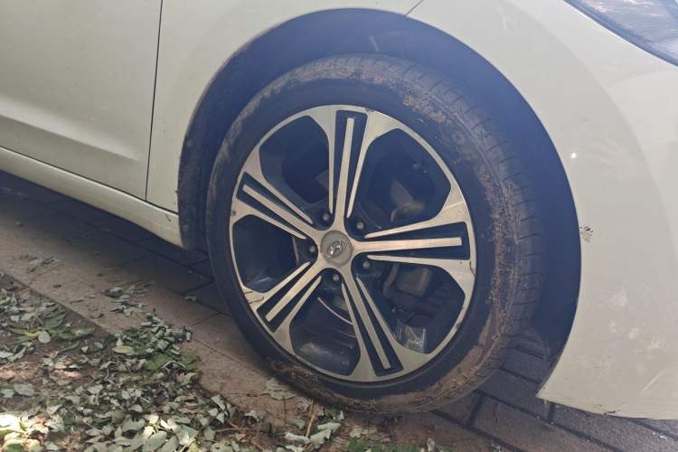 Used Hyundai Elantra (6th Generation / Lingdong) 2018 1.4T Dual-Clutch Xuan Dong · Dynamic Edition Right Front Wheel Hub