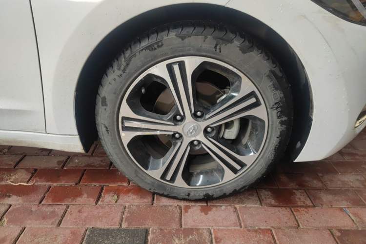 Used Hyundai Elantra (6th Generation / Lingdong) 2018 1.4T Dual-Clutch Xuan Dong · Dynamic Edition Right Front Wheel Hub