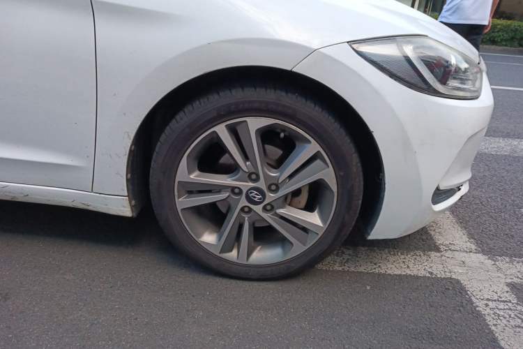 Used Hyundai Elantra (6th Generation / Lingdong) 2018 1.6L Automatic 15th Anniversary Special Edition Right Front Wheel Hub