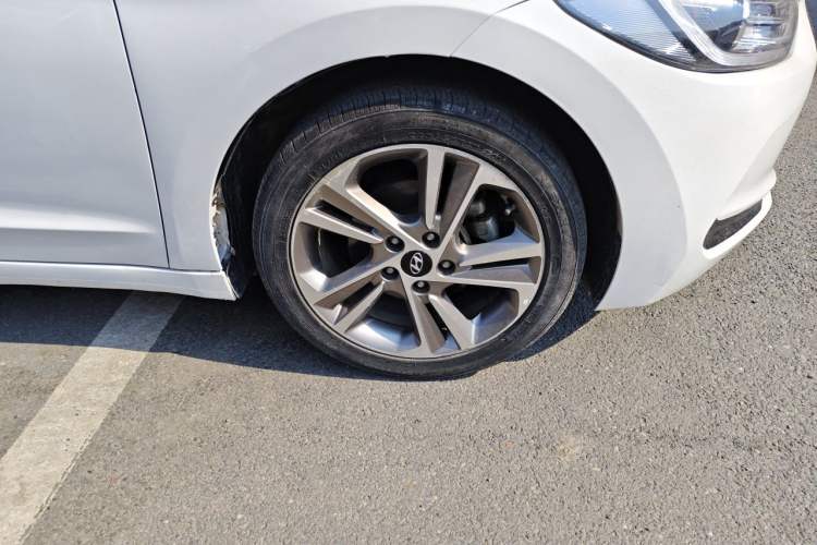 Used Hyundai Elantra (6th Generation / Lingdong) 2018 1.6L Automatic 15th Anniversary Special Edition Right Front Wheel Hub