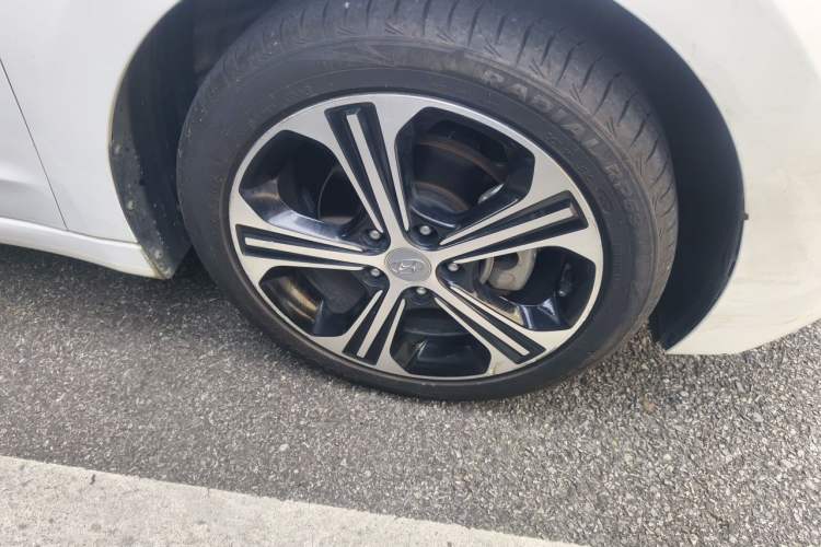 Used Hyundai Elantra (6th Generation / Lingdong) 2018 1.4T Dual-Clutch Xuan Dong · Dynamic Edition Right Front Wheel Hub