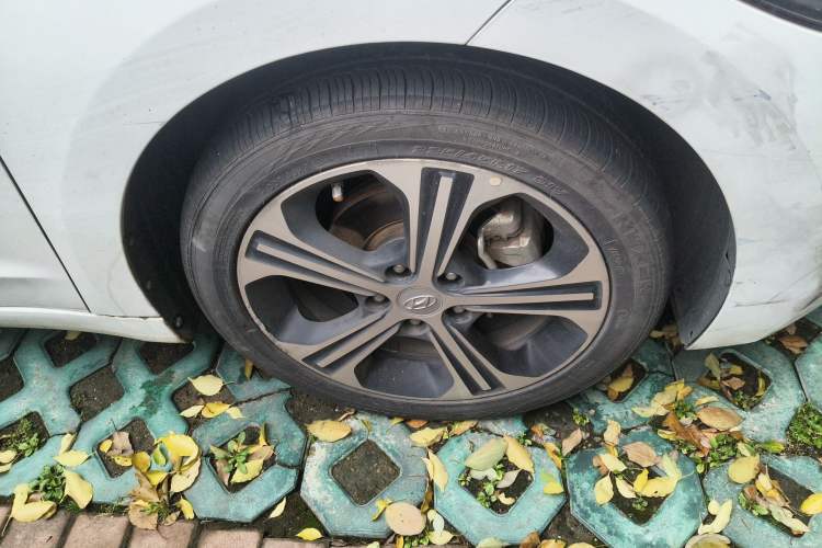 Used Hyundai Elantra (6th Generation / Lingdong) 2018 1.4T Dual-Clutch Xuan Dong · Dynamic Edition Right Front Wheel Hub