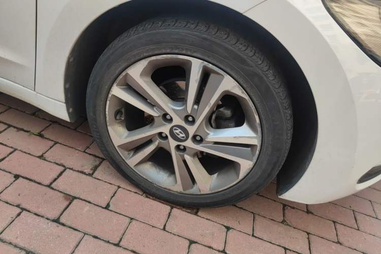 Used Hyundai Elantra (6th Generation / Lingdong) 2018 1.6L Automatic 15th Anniversary Special Edition Right Front Wheel Hub