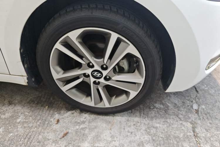 Used Hyundai Elantra (6th Generation / Lingdong) 2018 1.6L Automatic 15th Anniversary Special Edition Right Front Wheel Hub