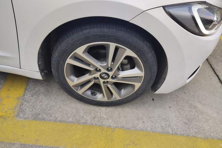 Used Hyundai Elantra (6th Generation / Lingdong) 2018 1.6L Automatic 15th Anniversary Special Edition Right Front Wheel Hub