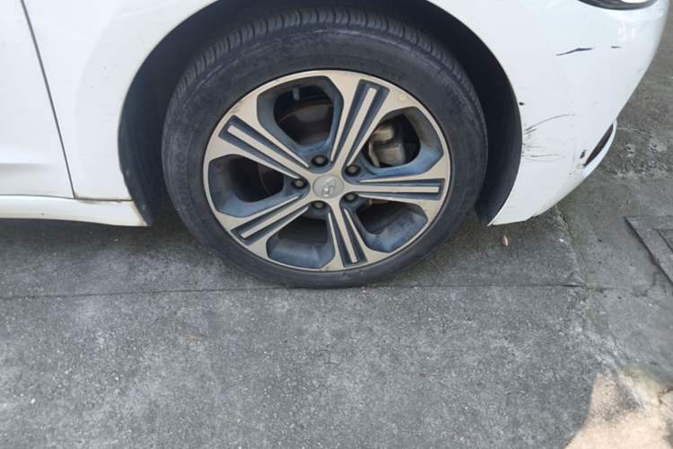 Used Hyundai Elantra (6th Generation / Lingdong) 2018 1.4T Dual-Clutch Xuan Dong · Dynamic Edition Right Front Wheel Hub