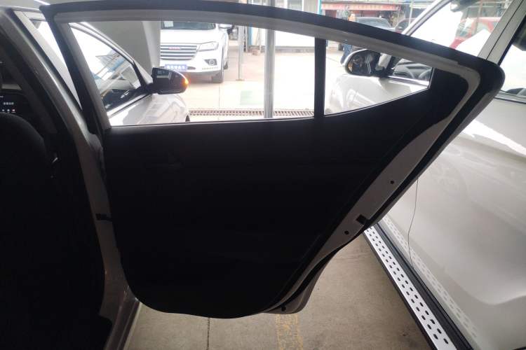 Used Hyundai Elantra (6th Generation / Lingdong) 2018 1.4T Dual-Clutch Xuan Dong · Dynamic Edition Right Rear Door Interior