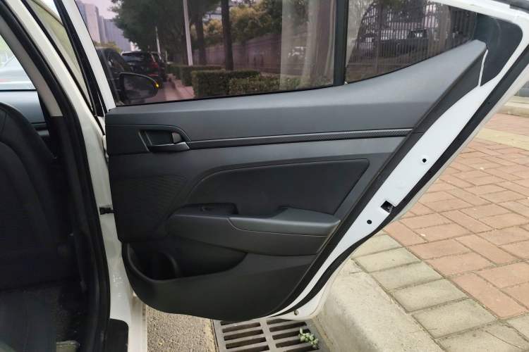 Used Hyundai Elantra (6th Generation / Lingdong) 2018 1.4T Dual-Clutch Xuan Dong · Dynamic Edition Right Rear Door Interior