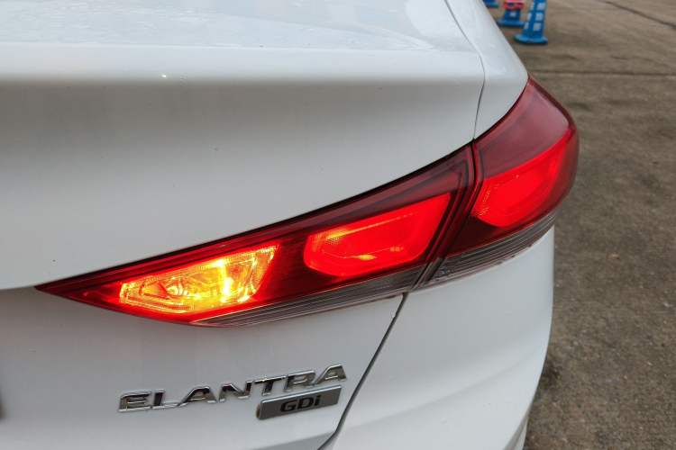 Used Hyundai Elantra (6th Generation / Lingdong) 2018 1.6L Automatic 15th Anniversary Special Edition Right Rear Taillight