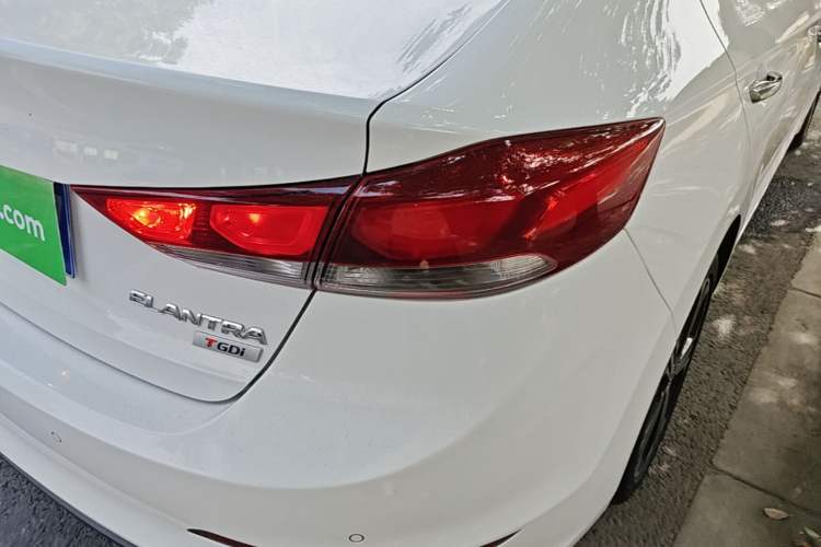 Used Hyundai Elantra (6th Generation / Lingdong) 2018 1.4T Dual-Clutch Xuan Dong · Dynamic Edition Right Rear Taillight