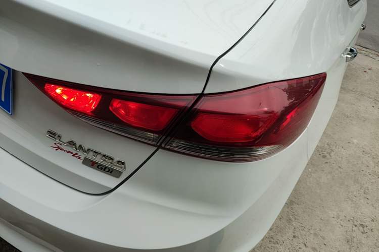 Used Hyundai Elantra (6th Generation / Lingdong) 2018 1.4T Dual-Clutch Xuan Dong · Dynamic Edition Right Rear Taillight