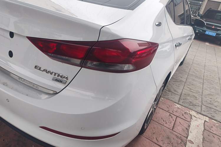 Used Hyundai Elantra (6th Generation / Lingdong) 2018 1.6L Automatic 15th Anniversary Special Edition Right Rear Taillight