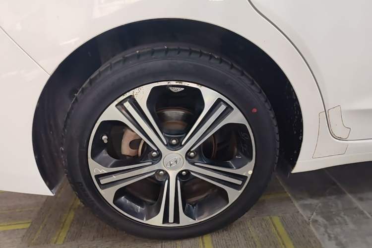 Used Hyundai Elantra (6th Generation / Lingdong) 2018 1.4T Dual-Clutch Xuan Dong · Dynamic Edition Right Rear Wheel Hub