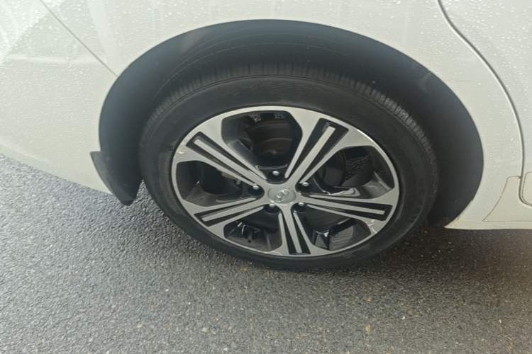 Used Hyundai Elantra (6th Generation / Lingdong) 2018 1.4T Dual-Clutch Xuan Dong · Dynamic Edition Right Rear Wheel Hub