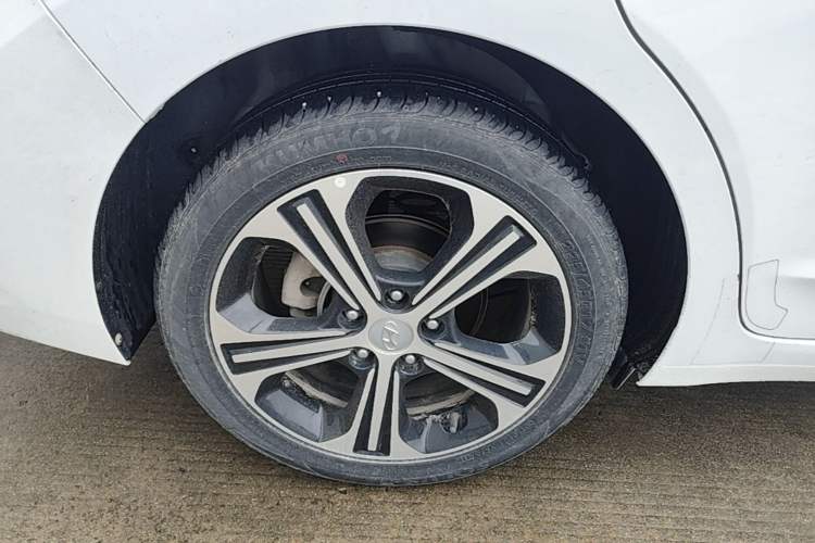 Used Hyundai Elantra (6th Generation / Lingdong) 2018 1.4T Dual-Clutch Xuan Dong · Dynamic Edition Right Rear Wheel Hub