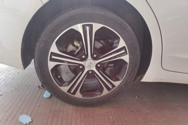 Used Hyundai Elantra (6th Generation / Lingdong) 2018 1.4T Dual-Clutch Xuan Dong · Dynamic Edition Right Rear Wheel Hub