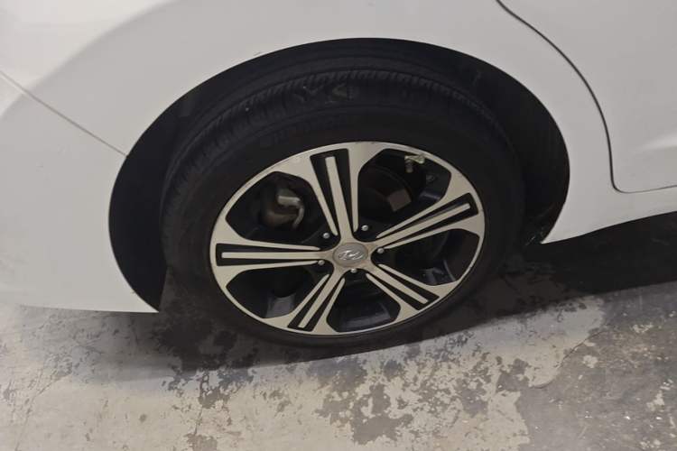 Used Hyundai Elantra (6th Generation / Lingdong) 2018 1.4T Dual-Clutch Xuan Dong · Dynamic Edition Right Rear Wheel Hub