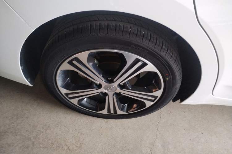 Used Hyundai Elantra (6th Generation / Lingdong) 2018 1.4T Dual-Clutch Xuan Dong · Dynamic Edition Right Rear Wheel Hub