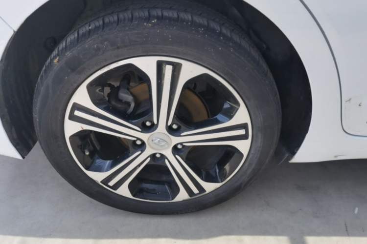 Used Hyundai Elantra (6th Generation / Lingdong) 2018 1.4T Dual-Clutch Xuan Dong · Dynamic Edition Right Rear Wheel Hub