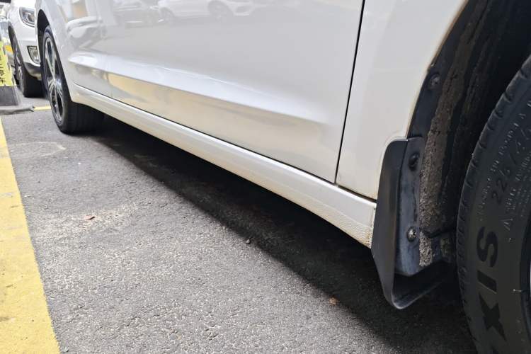 Used Hyundai Elantra (6th Generation / Lingdong) 2018 1.4T Dual-Clutch Xuan Dong · Dynamic Edition Right Side Sill