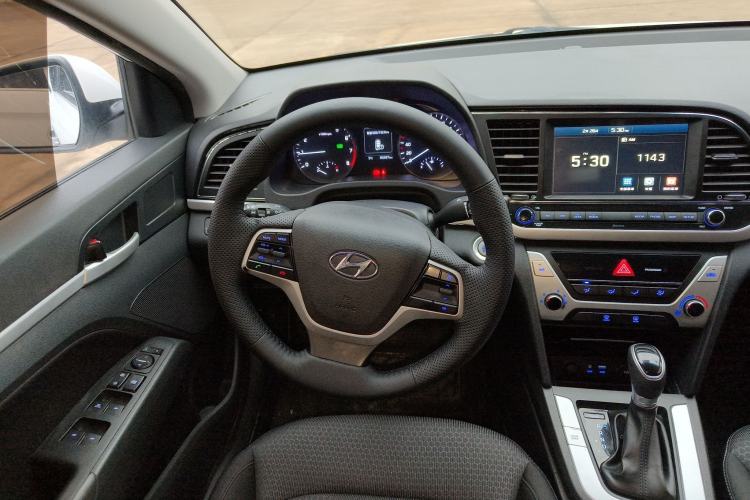 Used Hyundai Elantra (6th Generation / Lingdong) 2018 1.6L Automatic 15th Anniversary Special Edition Steering Wheel