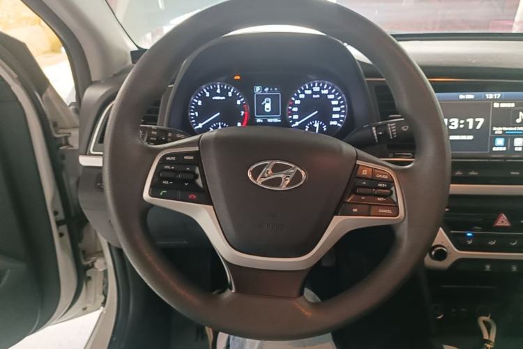 Used Hyundai Elantra (6th Generation / Lingdong) 2018 1.6L Automatic 15th Anniversary Special Edition Steering Wheel