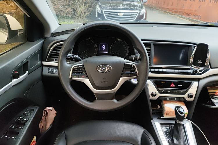 Used Hyundai Elantra (6th Generation / Lingdong) 2018 1.6L Automatic 15th Anniversary Special Edition Steering Wheel