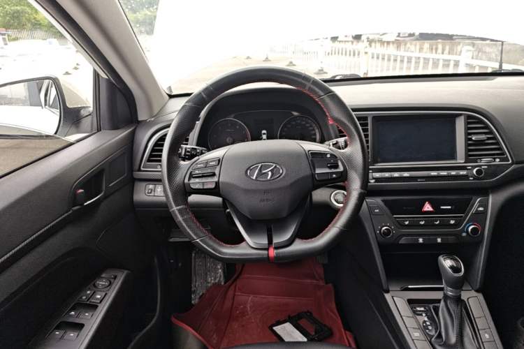 Used Hyundai Elantra (6th Generation / Lingdong) 2018 1.4T Dual-Clutch Xuan Dong · Dynamic Edition Steering Wheel