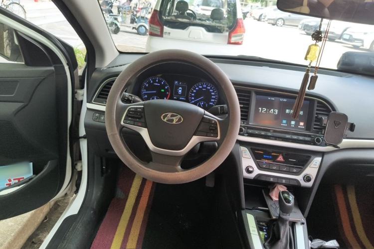 Used Hyundai Elantra (6th Generation / Lingdong) 2018 1.6L Automatic 15th Anniversary Special Edition Steering Wheel