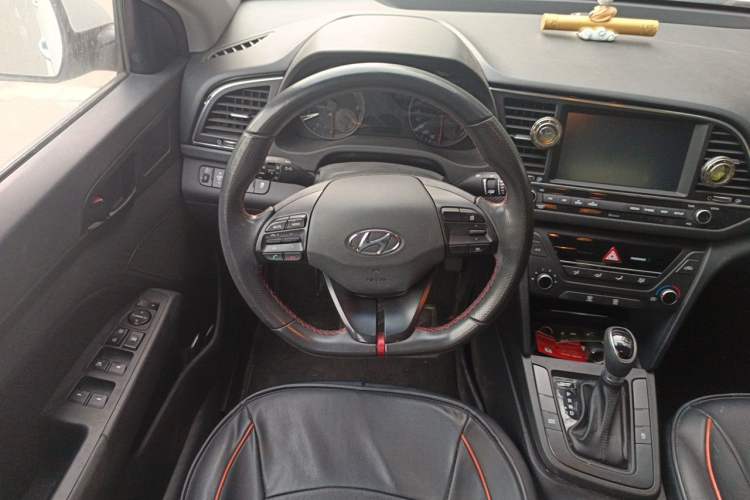 Used Hyundai Elantra (6th Generation / Lingdong) 2018 1.4T Dual-Clutch Xuan Dong · Dynamic Edition Steering Wheel
