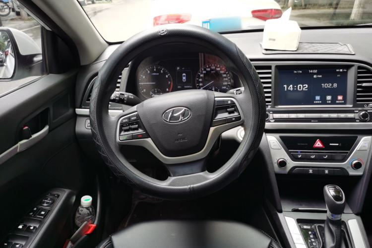 Used Hyundai Elantra (6th Generation / Lingdong) 2018 1.6L Automatic 15th Anniversary Special Edition Steering Wheel