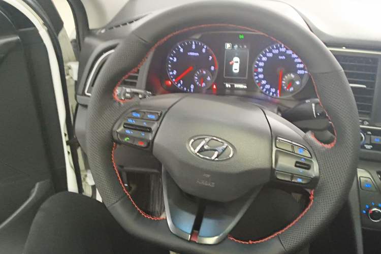 Used Hyundai Elantra (6th Generation / Lingdong) 2018 1.4T Dual-Clutch Xuan Dong · Dynamic Edition Steering Wheel