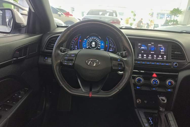 Used Hyundai Elantra (6th Generation / Lingdong) 2018 1.4T Dual-Clutch Xuan Dong · Dynamic Edition Steering Wheel
