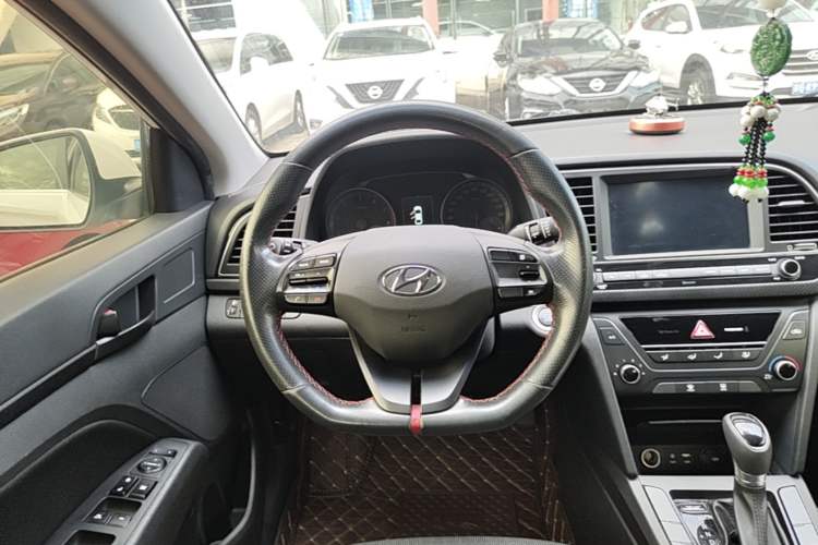 Used Hyundai Elantra (6th Generation / Lingdong) 2018 1.4T Dual-Clutch Xuan Dong · Dynamic Edition Steering Wheel