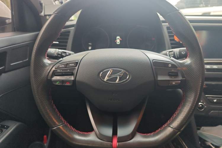 Used Hyundai Elantra (6th Generation / Lingdong) 2018 1.4T Dual-Clutch Xuan Dong · Dynamic Edition Steering Wheel