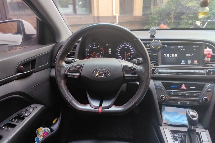 Used Hyundai Elantra (6th Generation / Lingdong) 2018 1.4T Dual-Clutch Xuan Dong · Dynamic Edition Steering Wheel