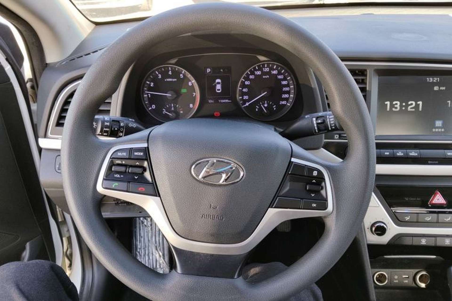Used Hyundai Elantra (6th Generation / Lingdong) 2018 1.6L Automatic 15th Anniversary Special Edition Steering Wheel