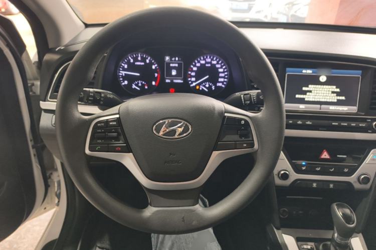 Used Hyundai Elantra (6th Generation / Lingdong) 2018 1.6L Automatic 15th Anniversary Special Edition Steering Wheel