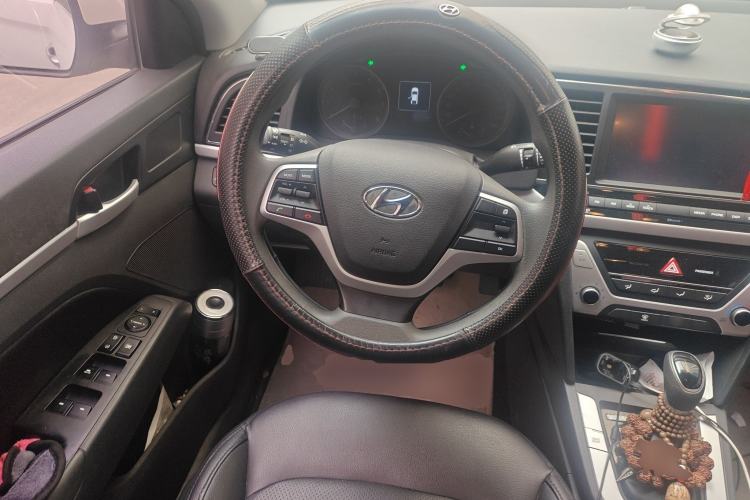 Used Hyundai Elantra (6th Generation / Lingdong) 2018 1.6L Automatic 15th Anniversary Special Edition Steering Wheel