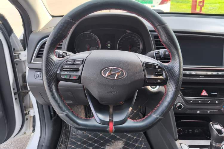 Used Hyundai Elantra (6th Generation / Lingdong) 2018 1.4T Dual-Clutch Xuan Dong · Dynamic Edition Steering Wheel