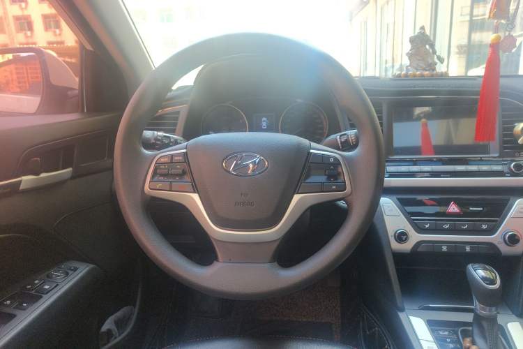 Used Hyundai Elantra (6th Generation / Lingdong) 2018 1.6L Automatic 15th Anniversary Special Edition Steering Wheel