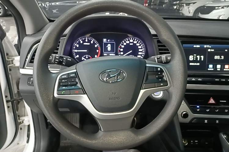 Used Hyundai Elantra (6th Generation / Lingdong) 2018 1.6L Automatic 15th Anniversary Special Edition Steering Wheel