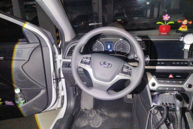 Used Hyundai Elantra (6th Generation / Lingdong) 2018 1.6L Automatic 15th Anniversary Special Edition Steering Wheel