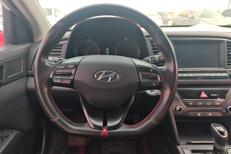 Used Hyundai Elantra (6th Generation / Lingdong) 2018 1.4T Dual-Clutch Xuan Dong · Dynamic Edition Steering Wheel