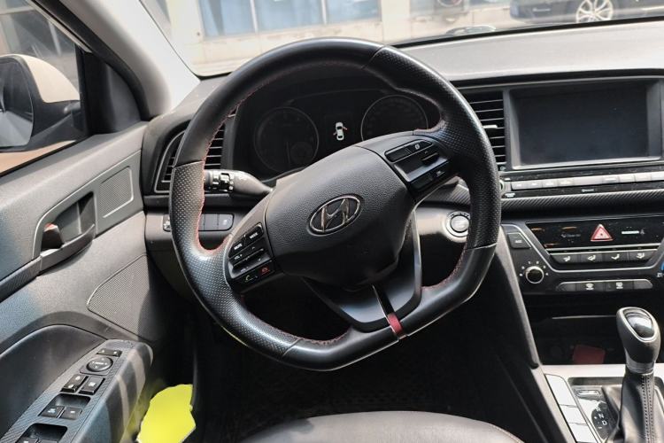 Used Hyundai Elantra (6th Generation / Lingdong) 2018 1.4T Dual-Clutch Xuan Dong · Dynamic Edition Steering Wheel