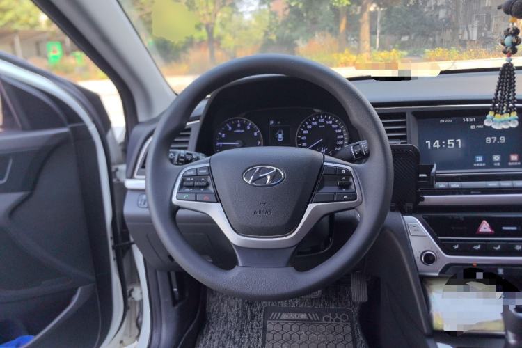 Used Hyundai Elantra (6th Generation / Lingdong) 2018 1.6L Automatic 15th Anniversary Special Edition Steering Wheel