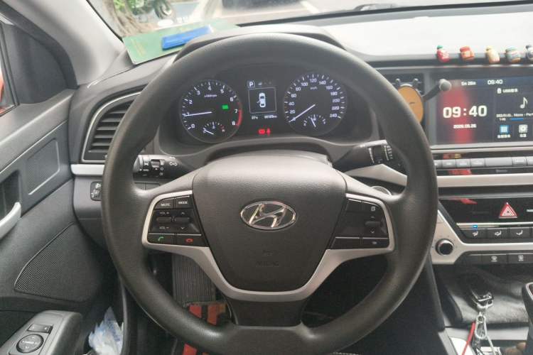 Used Hyundai Elantra (6th Generation / Lingdong) 2018 1.6L Automatic 15th Anniversary Special Edition Steering Wheel