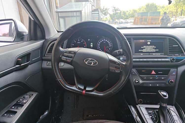 Used Hyundai Elantra (6th Generation / Lingdong) 2018 1.4T Dual-Clutch Xuan Dong · Dynamic Edition Steering Wheel