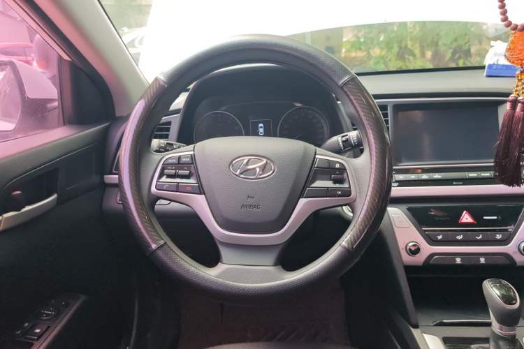 Used Hyundai Elantra (6th Generation / Lingdong) 2018 1.6L Automatic 15th Anniversary Special Edition Steering Wheel