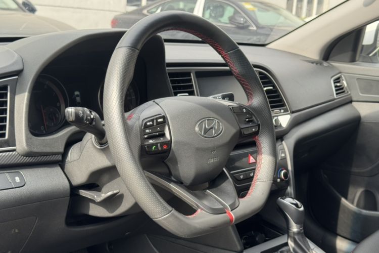 Used Hyundai Elantra (6th Generation / Lingdong) 2018 1.4T Dual-Clutch Xuan Dong · Dynamic Edition Steering Wheel